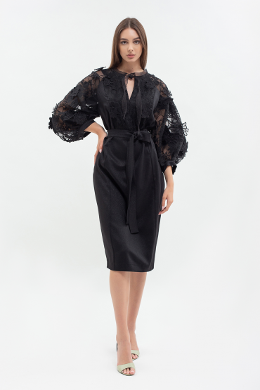 Midi dress with voluminous sleeves