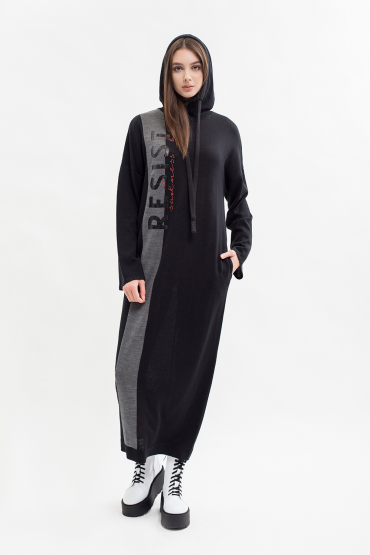 Maxi dress with hood