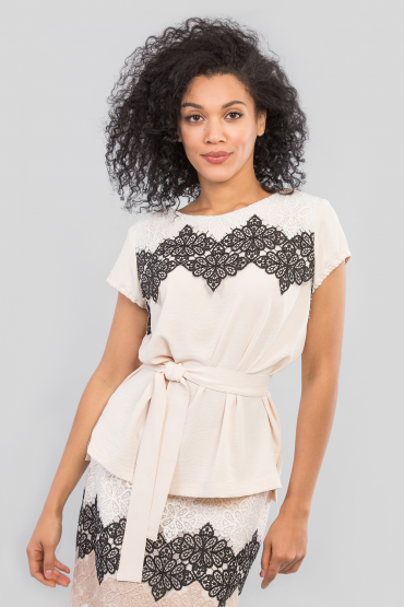  Blouse with lace